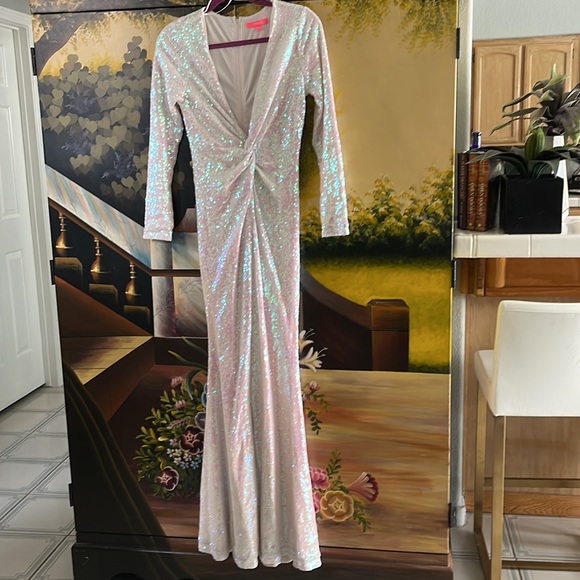 Beauty Full glam mermaid sequin dress by Xtaren - Picture 8 of 9